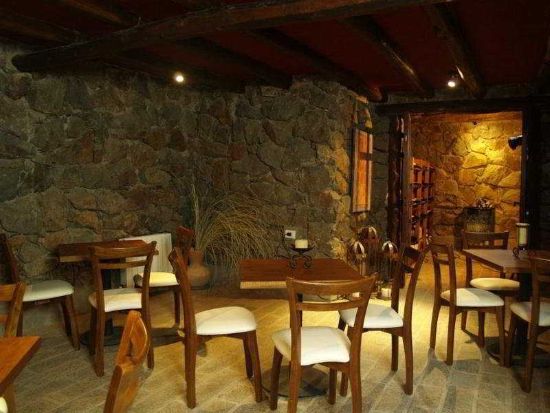 Hotel Lares De Chacras
